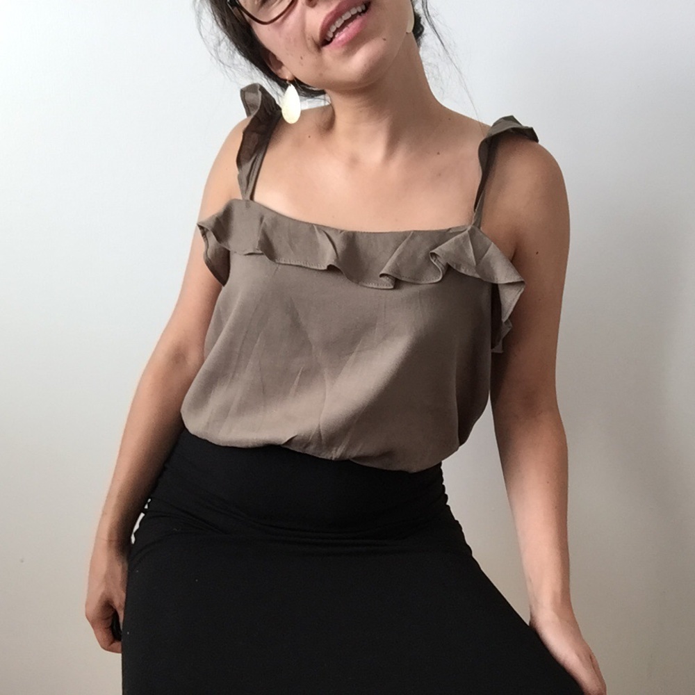 NWT Olive Green Woven tank top - Picture 8 of 8